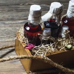 Najlepsze pomysły jak śmiesznie zapakować alkohol na prezent i zaskoczyć bliskich